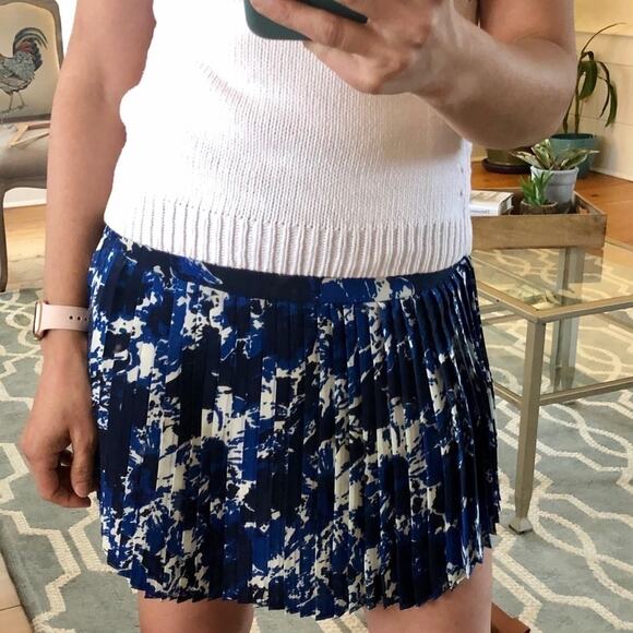 Piperlime Pleated Mini Skirt - Picture 6 of 8